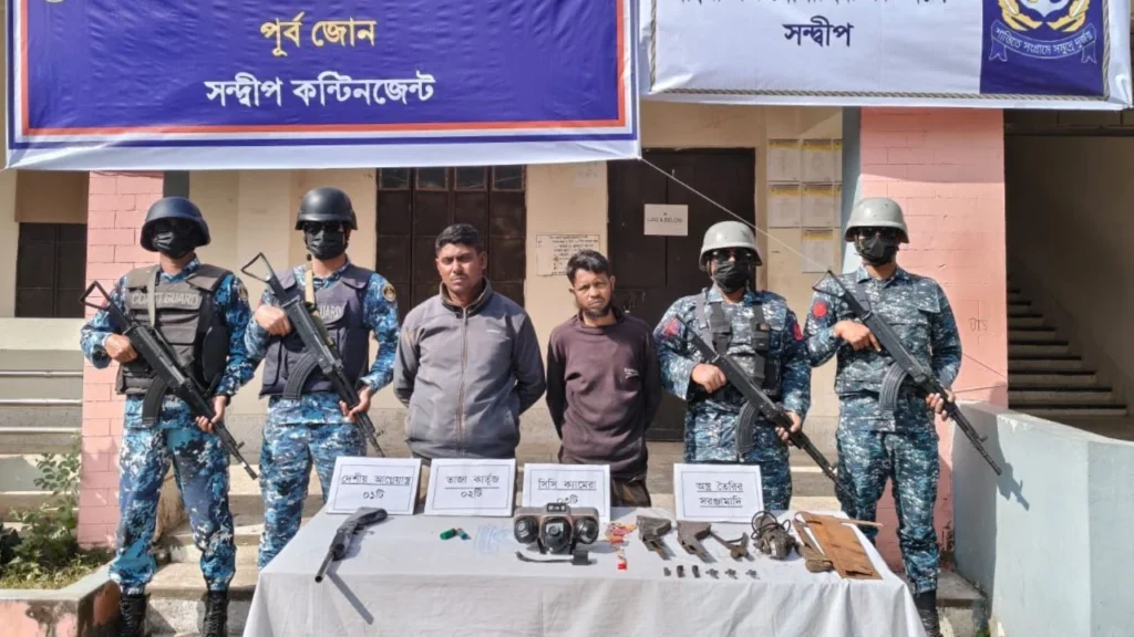 চট্টগ্রামের সন্দ্বীপে ব্রিকফিল্ডে অস্ত্রের কারখানা, ম্যানেজারসহ আটক ২