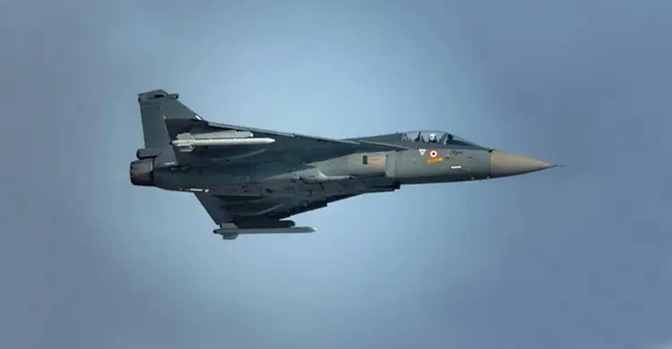 ফের ফের মুখ থুবড়ে পড়লো ভারতের তেজস যুদ্ধবিমান