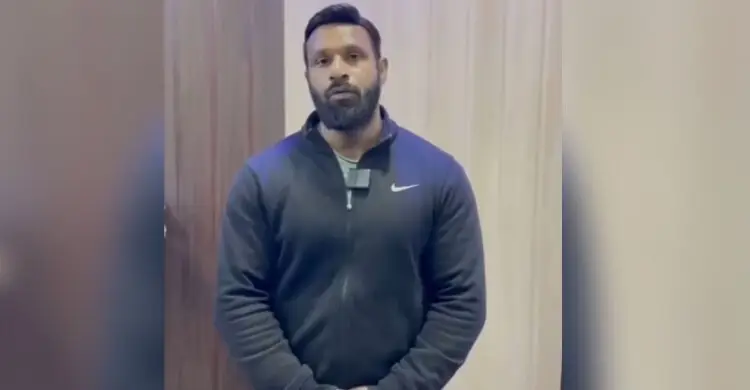 ভারতে মুসলিম ভারতে উগ্র গোষ্ঠীর হাত থেকে মুসলিম প্রবীণকে রক্ষা করে প্রশংসায় ভাসছেন যুবকনিপীড়ন: হিন্দুত্ববাদী মবের প্রতিবাদ করায় উল্টো যুবকের বিরুদ্ধেই মামলা