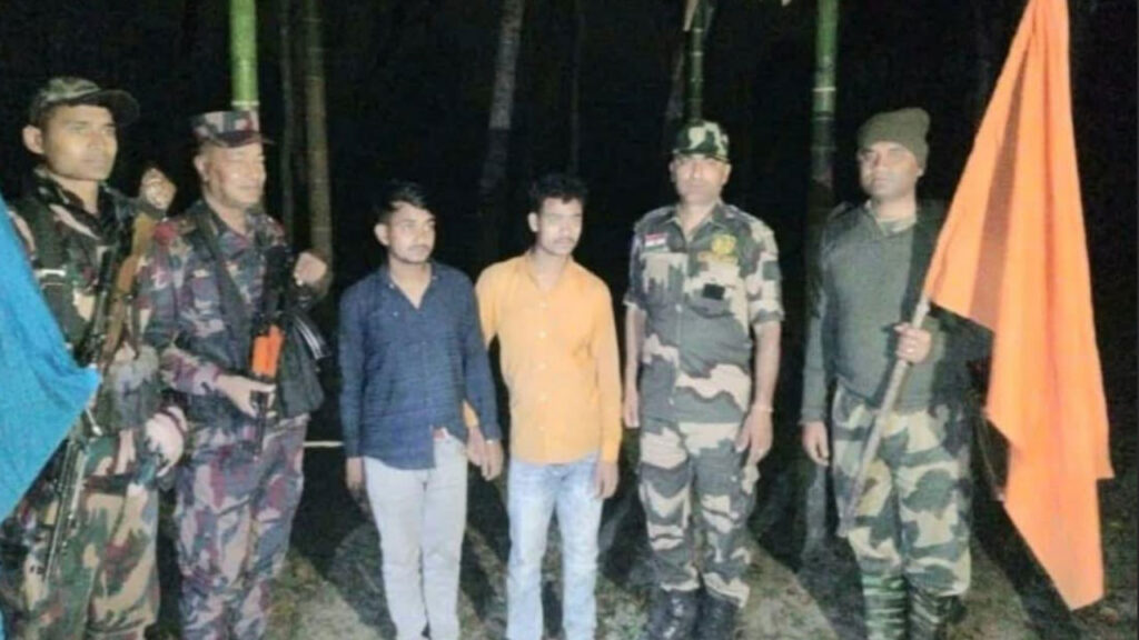 সীমান্তে আটক দুই ভারতীয় নাগরিককে বিএসএফের কাছে হস্তান্তর