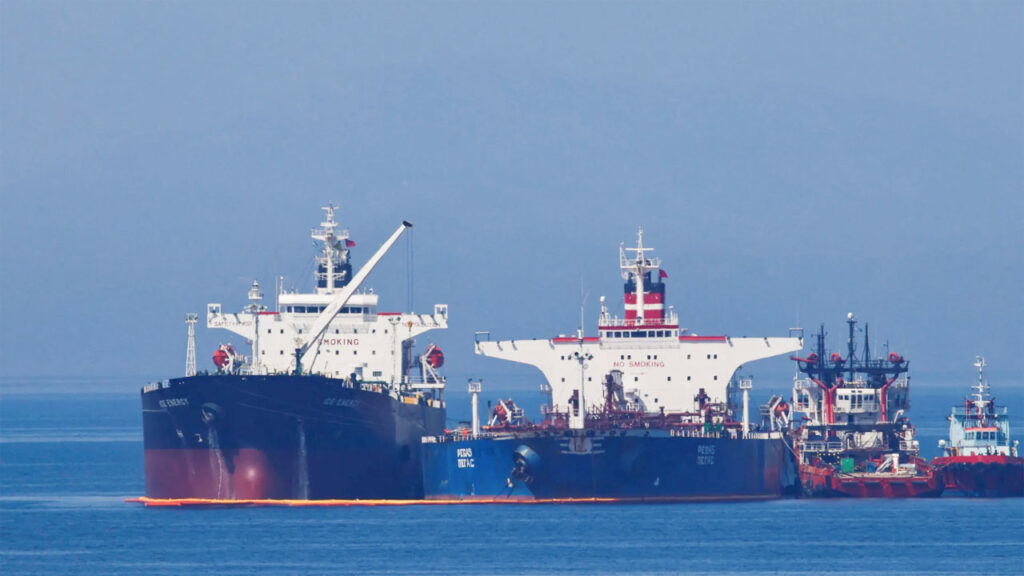 ইরানের সঙ্গে সম্পর্কিত ৩ ট্যাংকার জাহাজ জব্দ করল ভারত