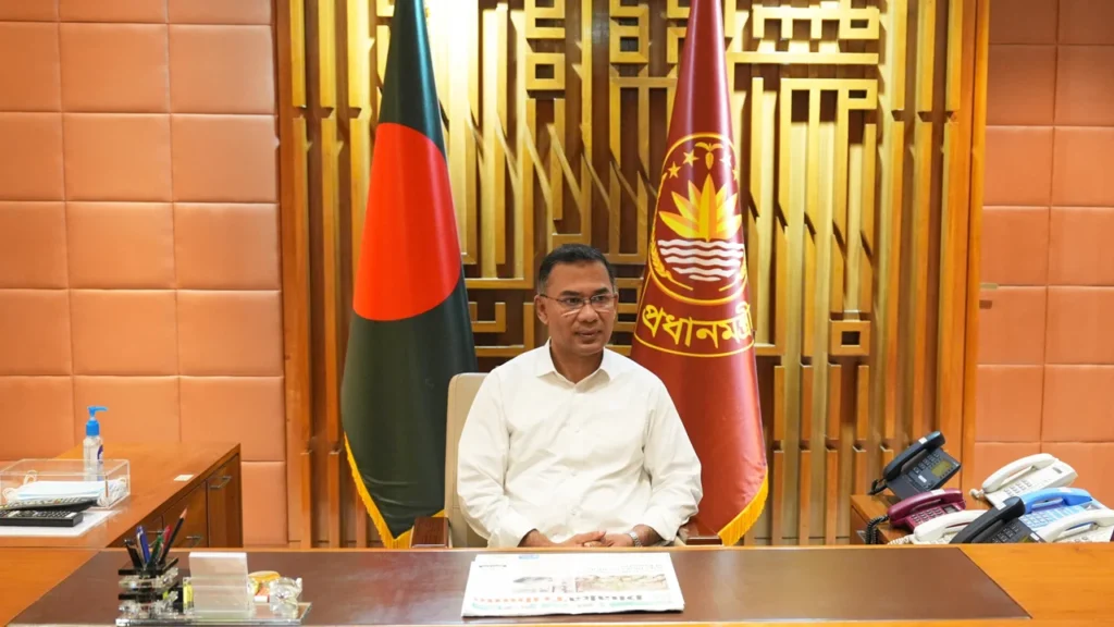 প্রথমবারের মতো সশস্ত্র বাহিনী বিভাগে অফিস করলেন প্রধানমন্ত্রী