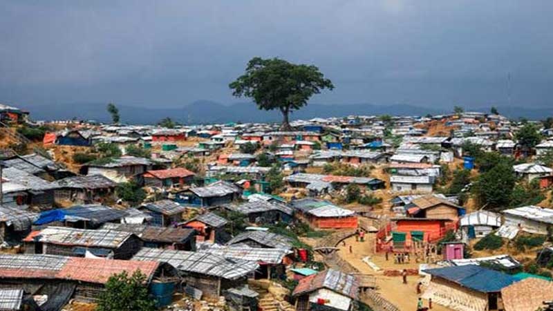 যৌথ বাহিনীর অভিযান: কক্সবাজারের উখিয়ায় ক্যাম্পের বাইরে ১৫০০র বেশি রোহিঙ্গা আটক