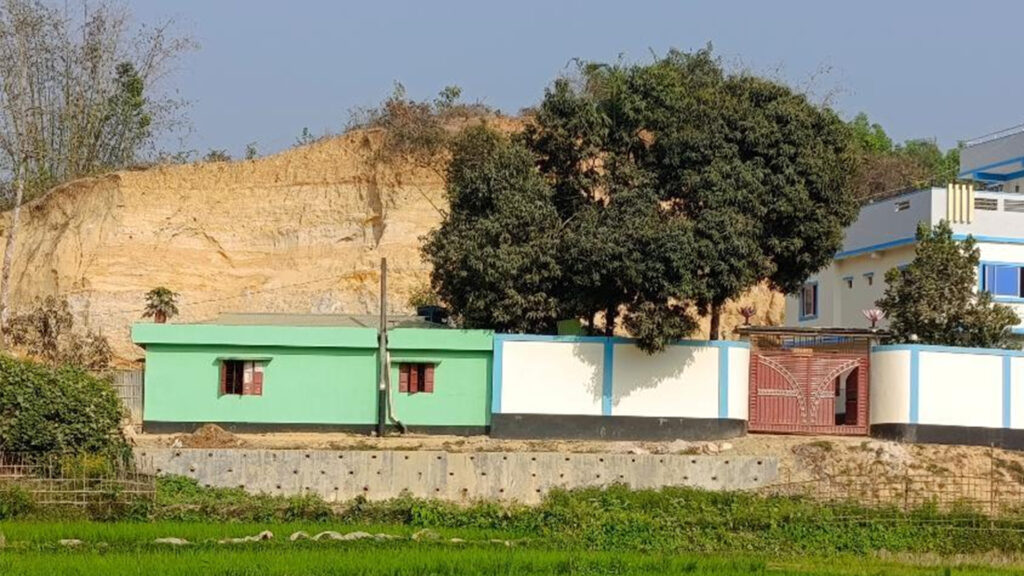 রামুতে নির্বিচারে পাহাড় কাটা, দুই সচিবসহ সরকারি ১২ কর্মকর্তাকে বেলার চিঠি