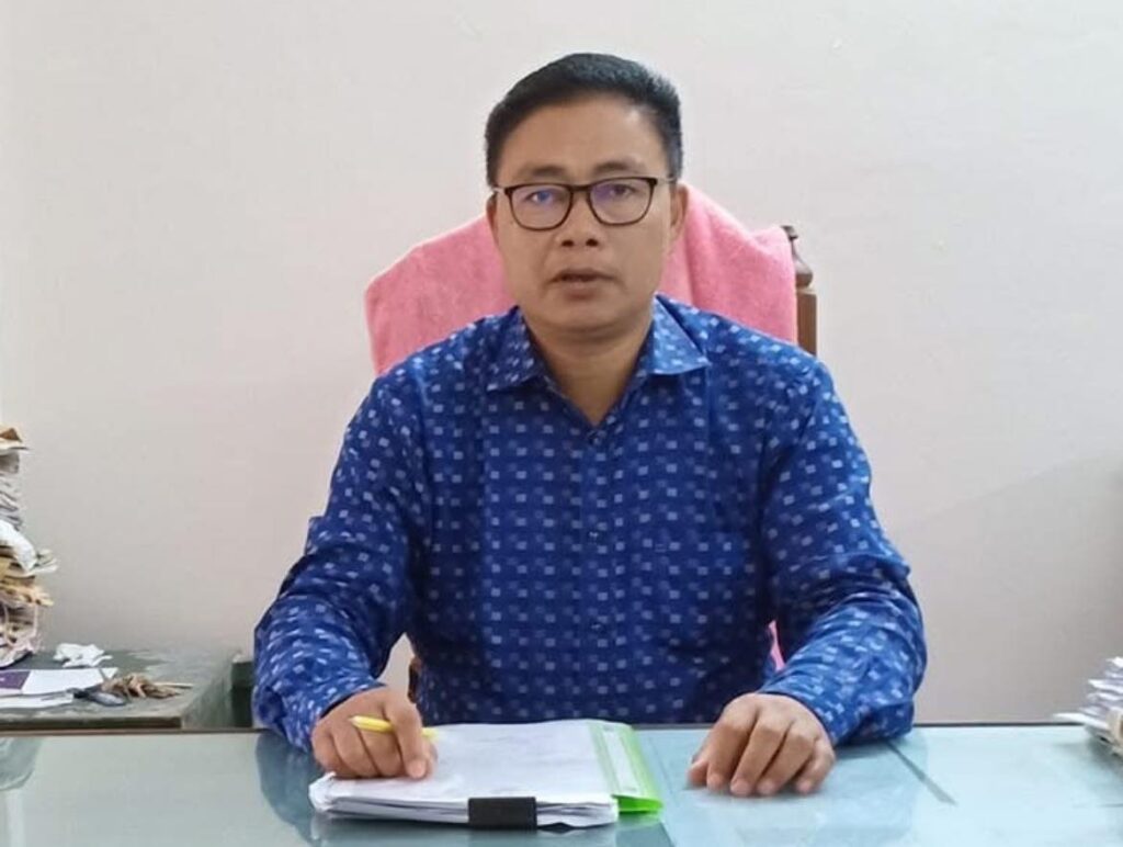 দুর্নীতির অভিযোগের মধ্যেই খাগড়াছড়ি জেলা পরিষদের হিসাবরক্ষক ম্রাসাথোয়াই মারমার স্বেচ্ছা অবসর