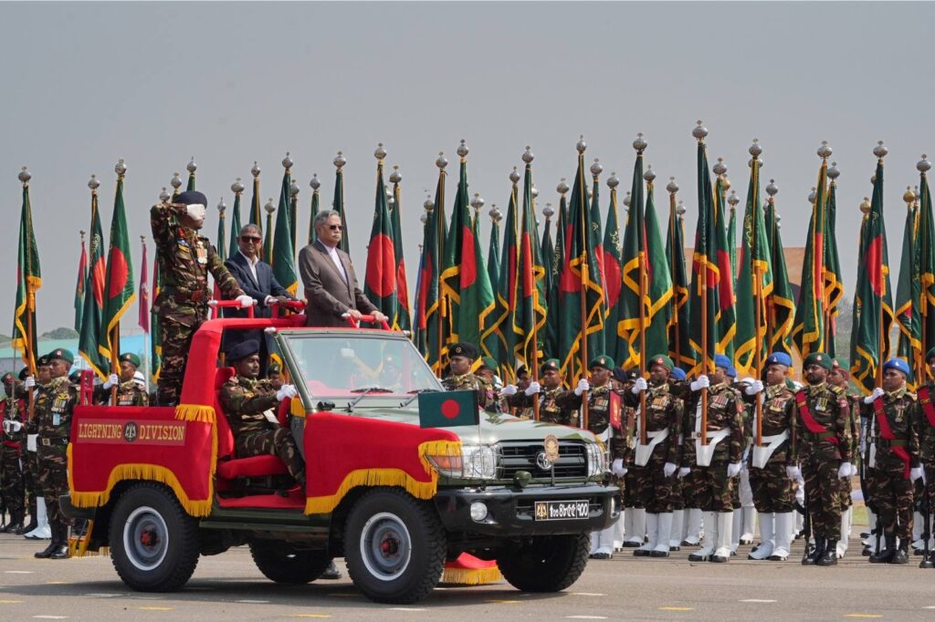 ১৮ বছর পর জাঁকজমকপূর্ণ আয়োজনে স্বাধীনতা ও জাতীয় দিবসের কুচকাওয়াজ অনুষ্ঠিত