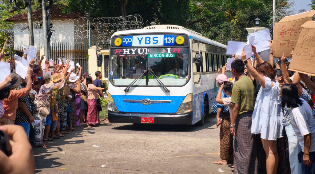 ৯ হাজারের বেশি বন্দির সাধারণ ক্ষমা: মুক্তি পেলেন এনএলডির শীর্ষ নেতারা, কারাগারেই সু চি