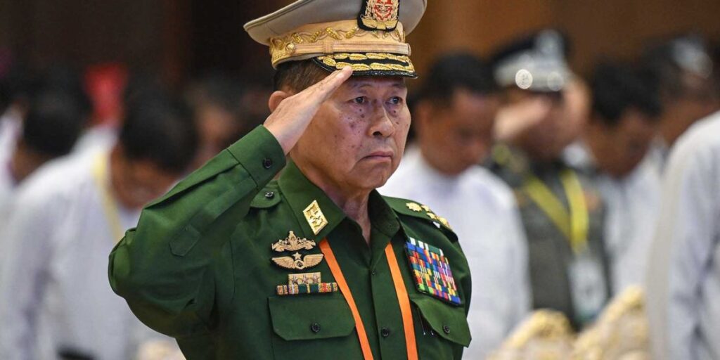 সামরিক নেতৃত্বে পরিবর্তনের ইঙ্গিত, কমান্ডার-ইন-চিফ পদ ছাড়তে পারেন মিন অং হ্লাইং