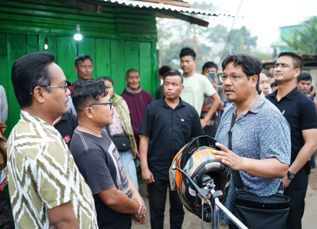 সাম্প্রতিক সহিংসতায় ক্ষতিগ্রস্ত তুরা শহর পরিদর্শনে মেঘালয়ের মুখ্যমন্ত্রী