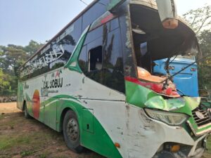 চকরিয়ায় বাসের ধাক্কায় মোটরসাইকেল আরোহী দুই পর্যটক নিহত