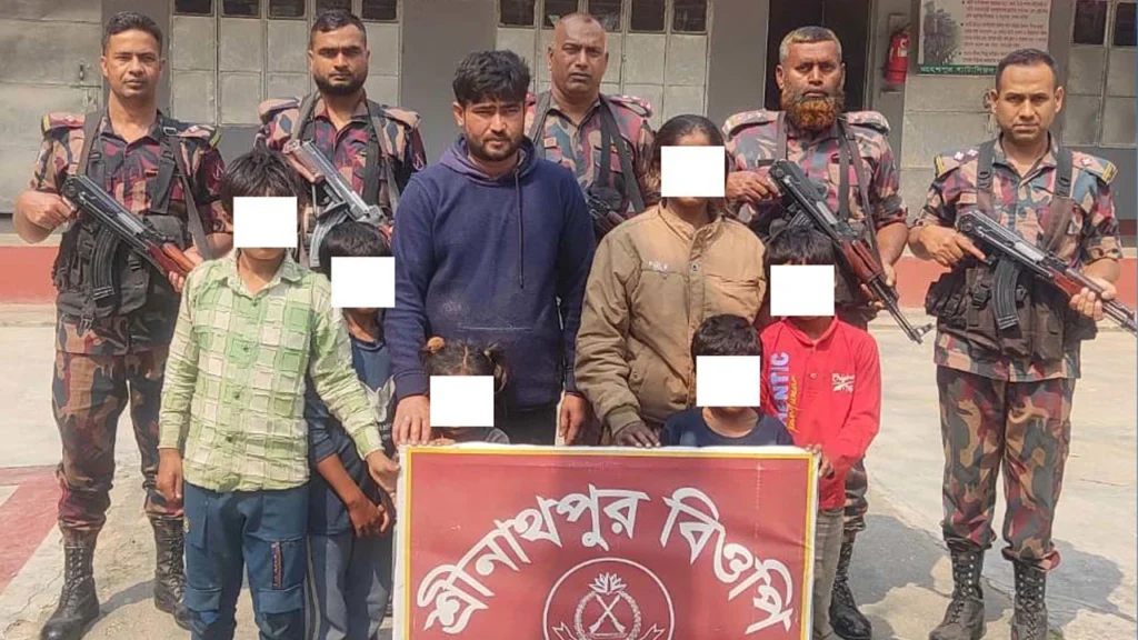 ঝিনাইদহের মহেশপুর সীমান্তে বিজিবির অভিযানে ৭ ভারতীয় নাগরিকসহ আটক ১১ জন