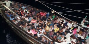 সাগরপথে মালয়েশিয়া পাচারকালে ১৫৩ জনকে উদ্ধার করল কোস্টগার্ড, আটক ১৫