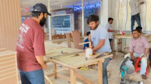 ঈদের আনন্দ বিসর্জন দিয়ে পর্যটকের সেবায় কক্সবাজারের হোটেল-রেস্তোরাঁ কর্মীরা