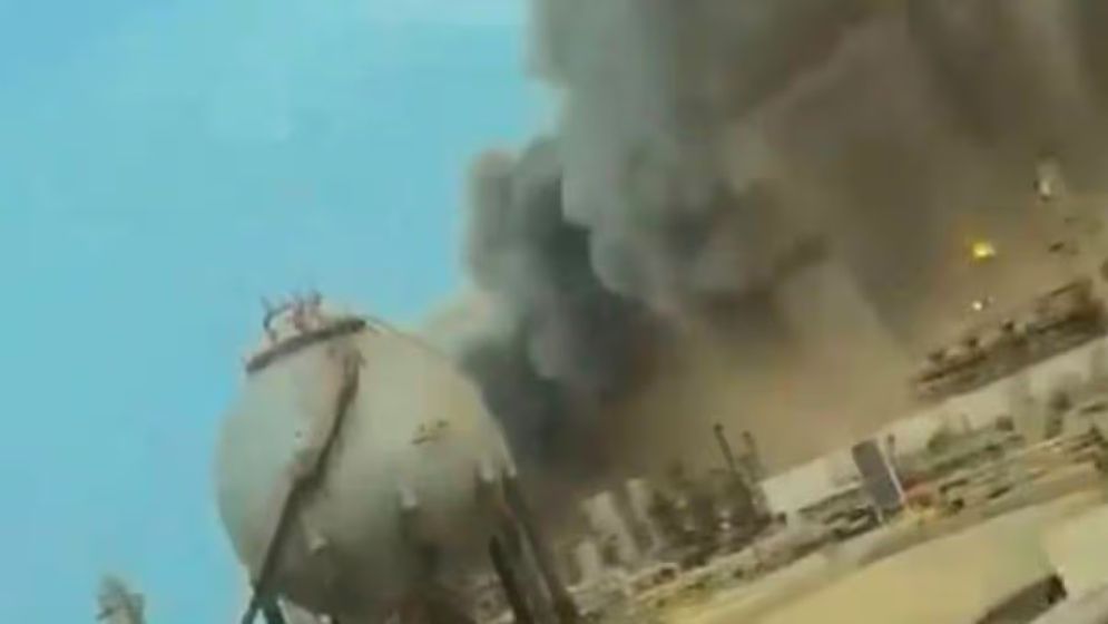 সৌদির সবচেয়ে বড় তেল শোধনাগার আরামকোতে ইরানের ড্রোন হামলা