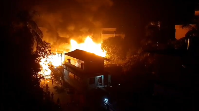 বান্দরবানের উজানী পাড়ায় আগুনে পুড়ল ৬ বসতঘর ও ২টি দোকান