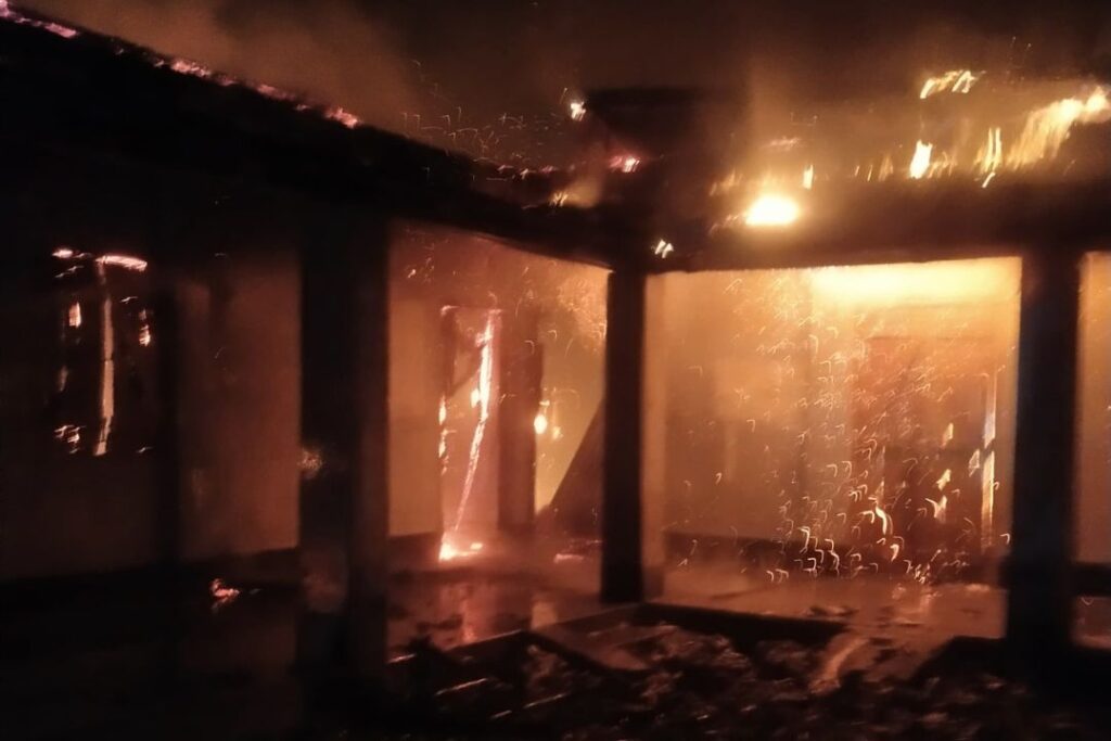 খাগড়াছড়ির পেরাছড়া উচ্চ বিদ্যালয়ের টিনশেড ভবনে অগ্নিকাণ্ড, ক্ষয়ক্ষতি প্রায় ৫ লাখ টাকা