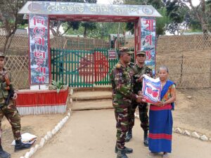 দীঘিনালা জোনের উদ্যোগে রমজানে ইফতার ও খাদ্যসামগ্রী বিতরণ, উপকৃত ৯০ শিক্ষার্থী ও ১০০ পরিবার