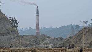পরিবেশ বিধ্বংসী কর্মকান্ড: বান্দরবানে ৫টি অবৈধ ইটভাটা মালিকের বিরুদ্ধে গ্রেফতারী পরোয়ানা জারি