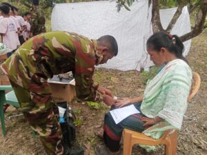 দুর্গম নোয়াপাড়ায় ৩৬৮ জনের মাঝে বিনামূল্যে চিকিৎসা ও ঔষধ বিতরণ করল দীঘিনালা জোন