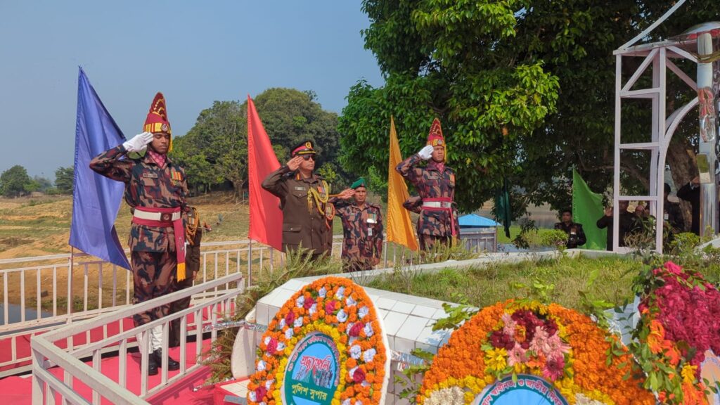 স্বাধীনতা দিবসে বুড়িঘাটে বীরশ্রেষ্ঠ মুন্সী আব্দুর রউফের সমাধিতে বিজিবির শ্রদ্ধাঞ্জলি
