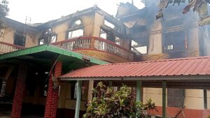 জ্বালানি সংকটের মধ্যেও বেসামরিক স্থাপনায় জান্তার বিমান হামলা অব্যাহত, নিহত শতাধিক