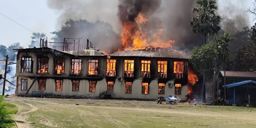 জ্বালানি সংকটের মধ্যেও বেসামরিক স্থাপনায় জান্তার বিমান হামলা অব্যাহত, নিহত শতাধিক