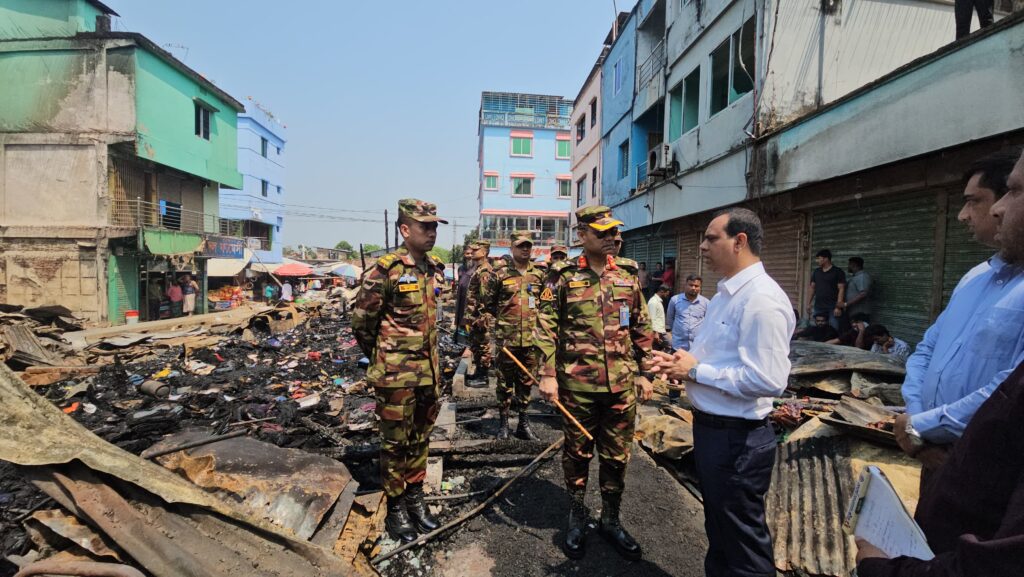 দীঘিনালার বোয়ালখালী বাজারে অগ্নিকাণ্ড: ক্ষতিগ্রস্ত এলাকা পরিদর্শনে রিজিয়ন কমান্ডার