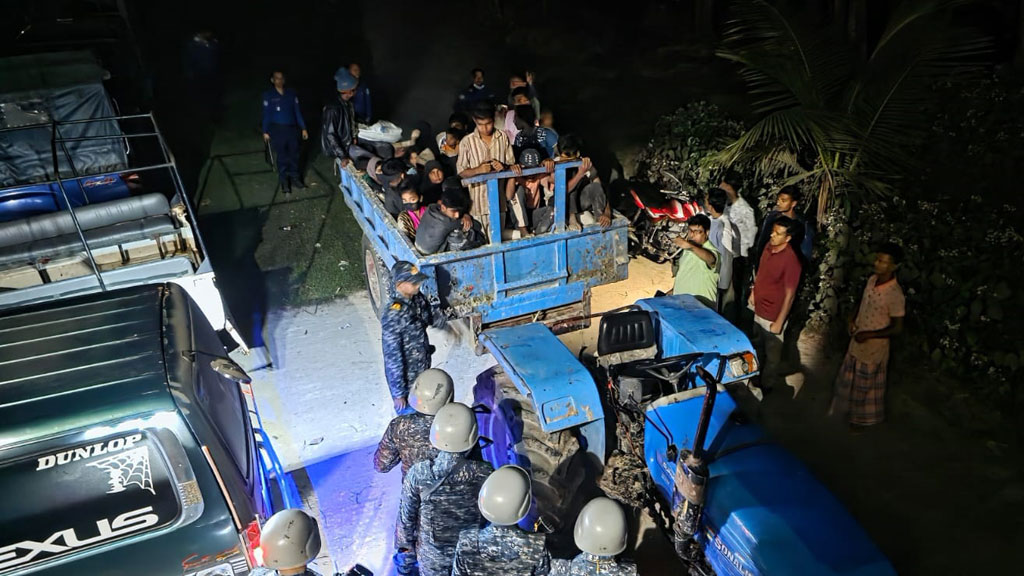 ভাসানচর থেকে পালিয়ে আসা ৩৭ রোহিঙ্গা সন্দ্বীপে আটক