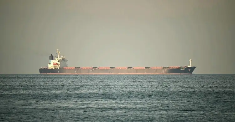 হরমুজ প্রণালিতে ‘সেফ প্যাসেজ’ দিতে প্রস্তুত ইরান, শিথিল হচ্ছে অবরোধ