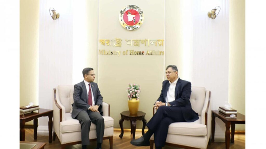 সীমান্তে হত্যার কথা যেন আর শুনতে না হয়, ভারতীয় হাইকমিশনারকে স্বরাষ্ট্রমন্ত্রী