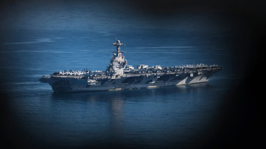 ৩০ ঘণ্টা ধরে আগুনে জ্বলছে মার্কিন রণতরী, মেঝেতে ঘুমাচ্ছেন ৬০০ সেনা