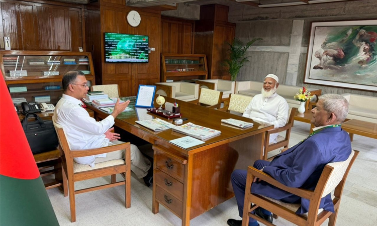 প্রধানমন্ত্রীর সঙ্গে বিরোধীদলীয় নেতার সৌজন্য সাক্ষাৎ