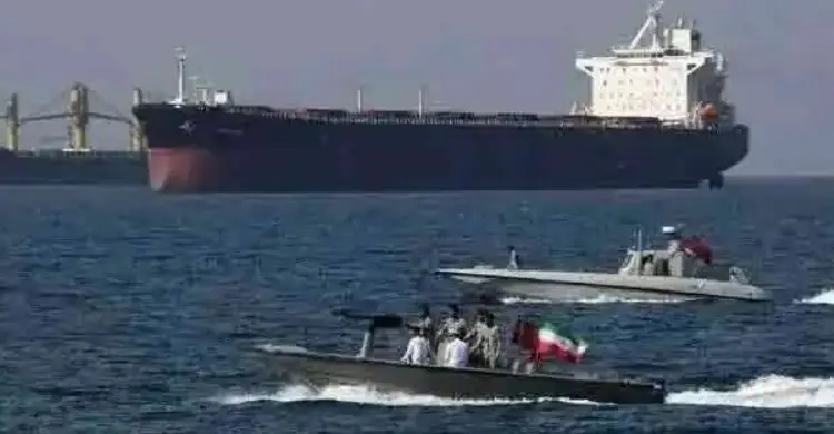 নিরাপদে হরমুজ প্রণালি অতিক্রম করেছে ভারতের ২ এলপিজি ট্যাঙ্কার