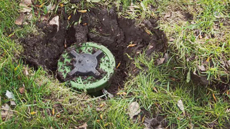 উখিয়া সীমান্তে স্থলমাইন বিস্ফোরণে রোহিঙ্গা কিশোরের পা বিচ্ছিন্ন