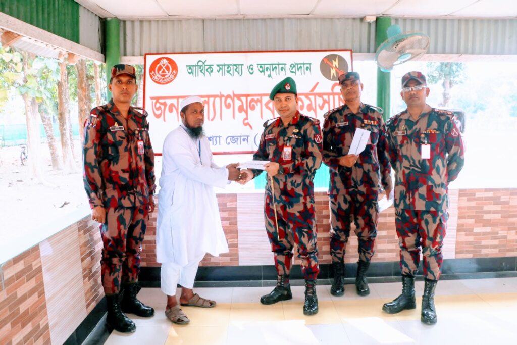 বাঘাইছড়িতে ৪টি এতিমখানায় বিজিবির মারিশ্যা জোনের আর্থিক সহায়তা