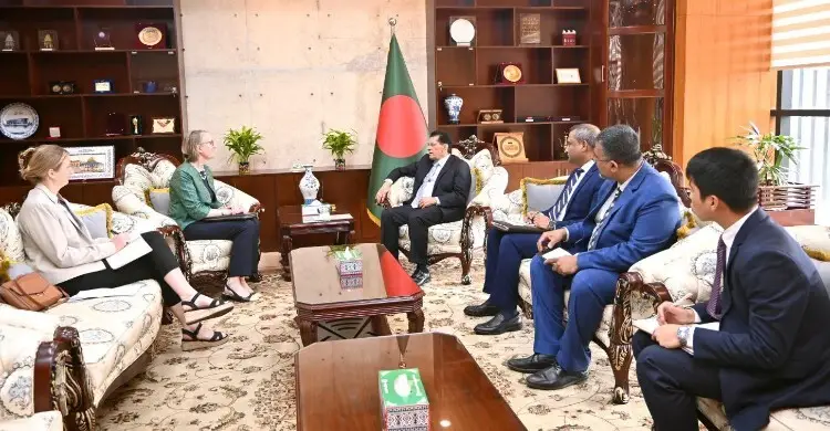 রোহিঙ্গাদের দ্রুত প্রত্যাবাসনে যুক্তরাজ্যকে পাশে চায় বাংলাদেশ