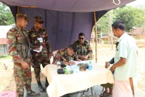 পানছড়িতে সেনাবাহিনীর মেডিকেল ক্যাম্প: ৫ শতাধিক মানুষ পেল বিনামূল্যে চিকিৎসা ও ওষুধ