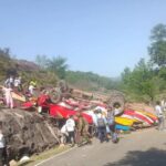 ভারতের জম্মু ও কাশ্মীরে বাস খাদে পড়ে নিহত ১৫