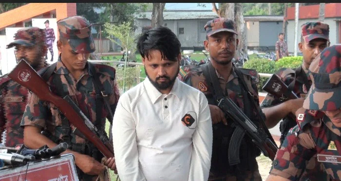 যশোরে প্রায় ২ কোটি টাকা মূল্যের গোল্ড পেস্টসহ ভারতীয় নাগরিক আটক