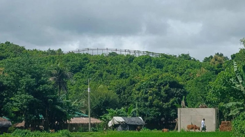 মিয়ানমার থেকে আবারো গুলির শব্দ ভেসে আসলো উখিয়া সীমান্তে