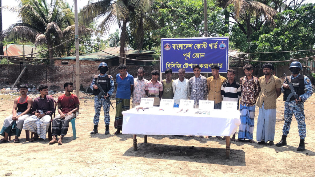 কক্সবাজার উপকূলে কোস্টগার্ডের অভিযান: জলদস্যু-পাচারকারীসহ ১৮ আটক, ১২ জন উদ্ধার
