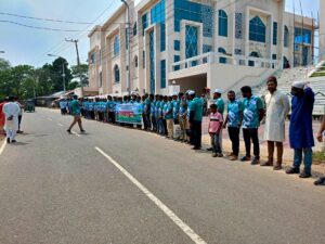 লংগদু-নানিয়ারচর সড়ক দ্রুত বাস্তবায়নের দাবিতে মানববন্ধন