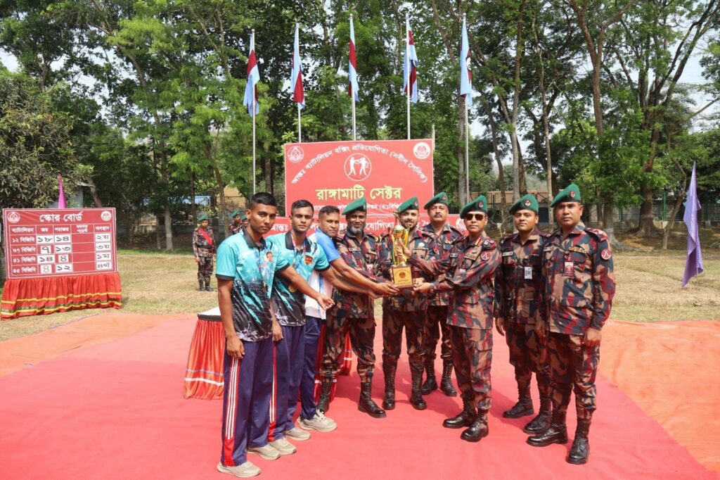১০৪তম ব্যাচের নবীন সৈনিকদের বক্সিংয়ে চ্যাম্পিয়ন বিজিবির কাপ্তাই ব্যাটালিয়ন