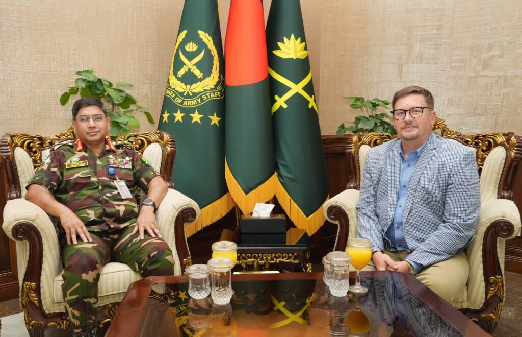 সেনা প্রধানের সাথে DSCU প্রতিনিধিদলের সৌজন্য সাক্ষাৎ, পারস্পরিক সহযোগিতা জোরদারে আলোচনা