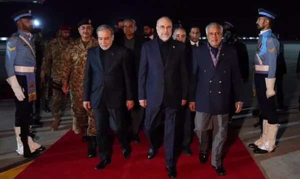 যুদ্ধবিরতি আলোচনায় অংশ নিতে ইসলামাবাদে ইরানি প্রতিনিধি দল, শর্তের ব্যাপারে অনড়