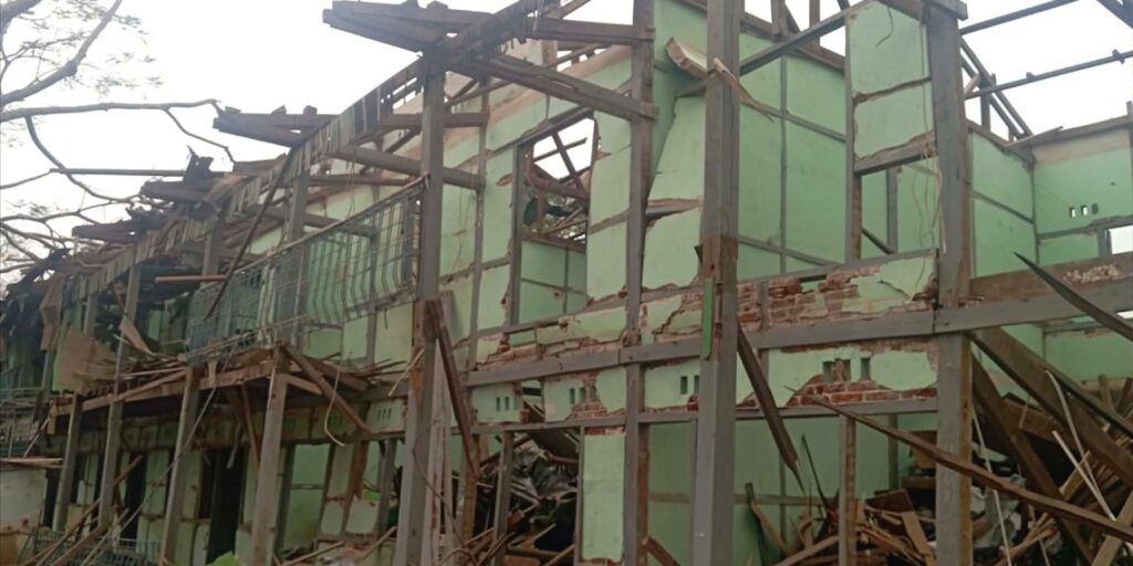 জান্তার টানা বিমান হামলায় দেড় সপ্তাহে শতাধিক বেসামরিক নিহত, একাধিক জেট দিয়ে হামলা জোরদার