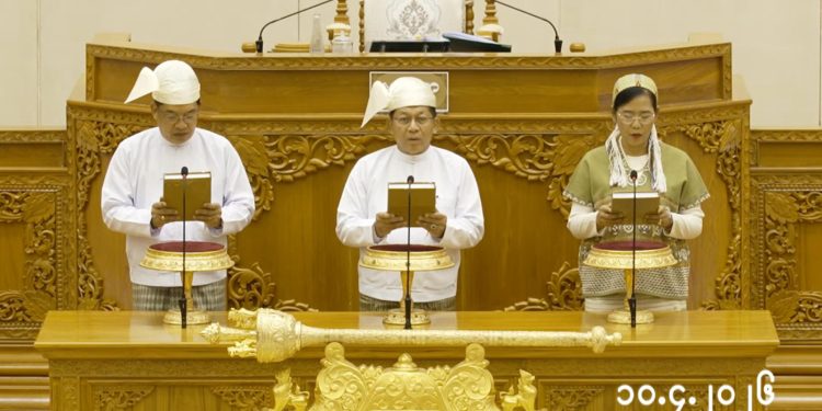 আসিয়ানের সঙ্গে সম্পর্ক স্বাভাবিকের প্রতিশ্রুতি মিন অং হ্লাইংয়ের, তবুও নিষেধাজ্ঞা বহাল