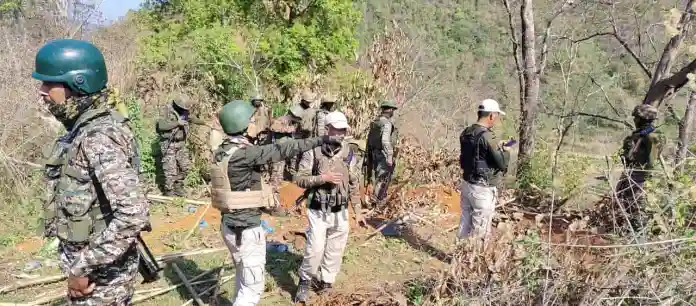 মণিপুরে বিএসএফ সদস্য নিহতের ঘটনায় যৌথ অভিযান, সশস্ত্র গোষ্ঠীর ২১টি বাংকার ধ্বংস