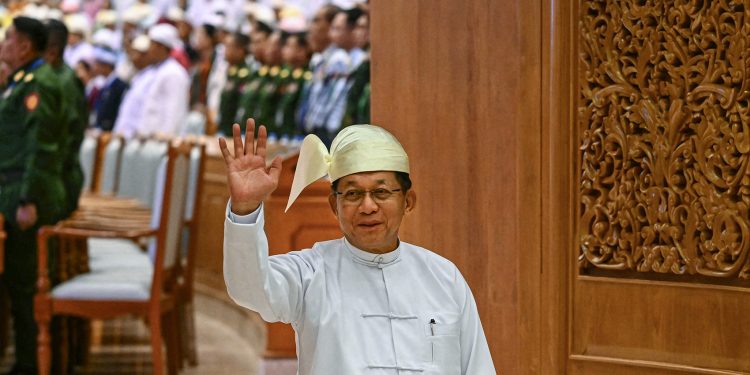 রাষ্ট্রপতি হিসেবে ১৮ মিনিটের প্রথম ভাষণে দিকনির্দেশনা নেই, পুরোনো বক্তব্যেই সীমাবদ্ধ মিন অং হ্লাইং