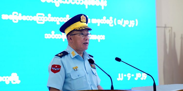 মিয়ানমার বিমান বাহিনীর প্রধান হিসেবে টুন উইনকে নিয়োগ, উৎসবকালেও বিমান হামলা অব্যাহত